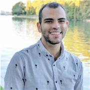 Offro lezioni private di inglese e francese per tutti i livelli. Sono laureato in Lingue Straniere con doppio titolo italo-frances